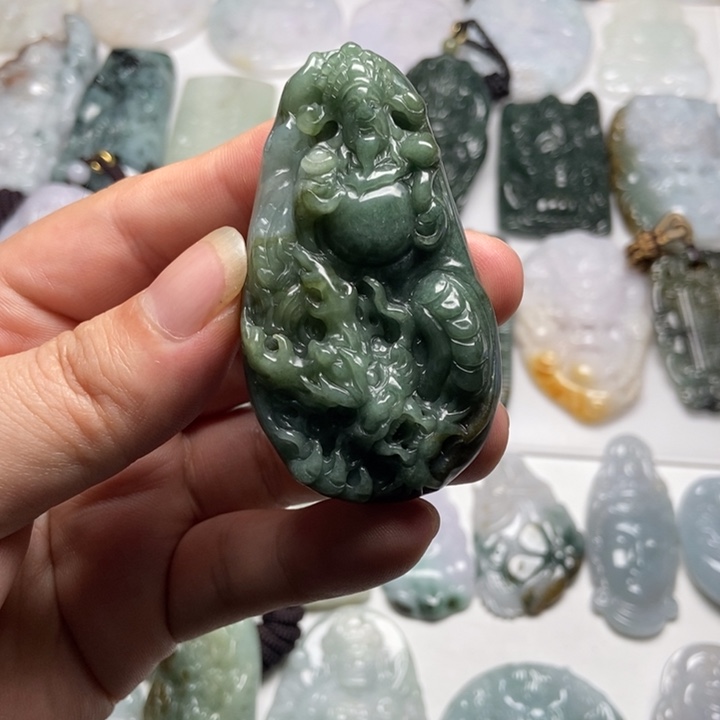 翡翠未镶嵌颈饰财爷42