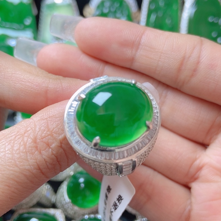 翡翠颈饰银S925镶嵌183209。