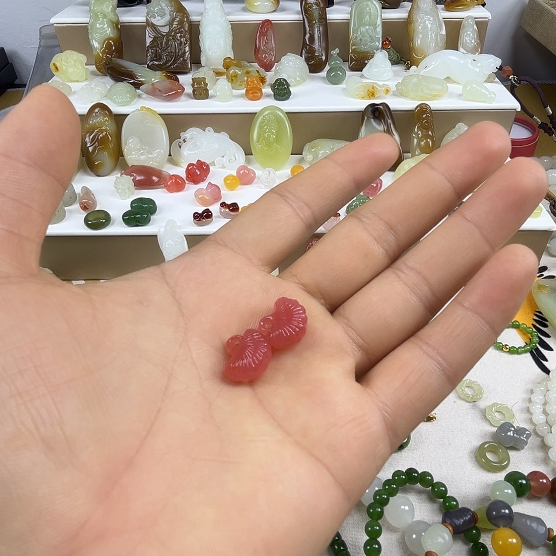 颈饰未镶嵌和田玉（糖玉）一*