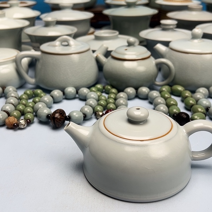 杯二级品仿古月白釉半月壶原矿原釉原产地