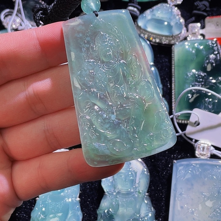 翡翠颈饰未镶嵌57，