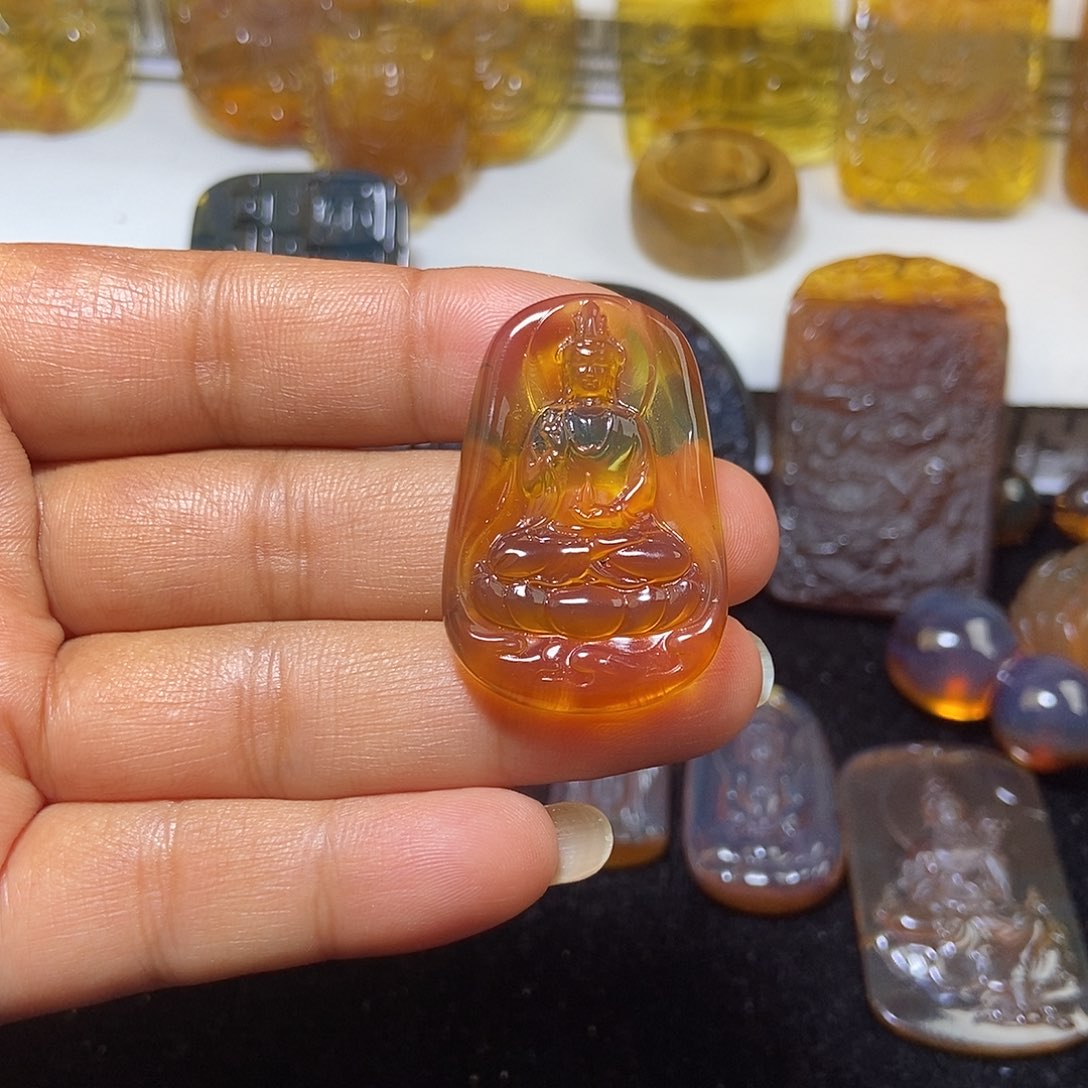 琥珀未镶嵌颈饰缅甸天然琥珀吊坠