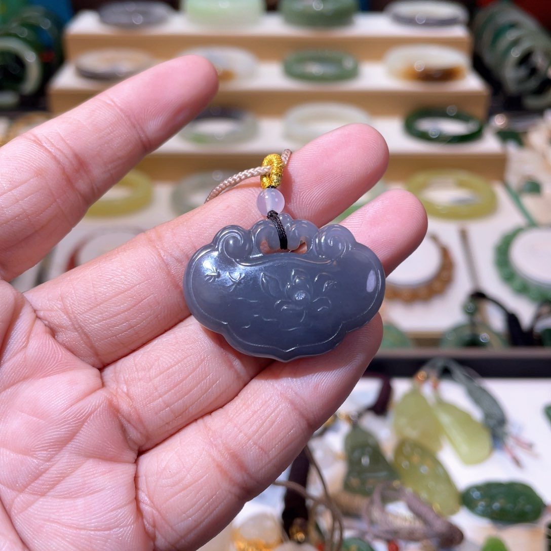 和田玉高品烟紫如意锁未镶嵌