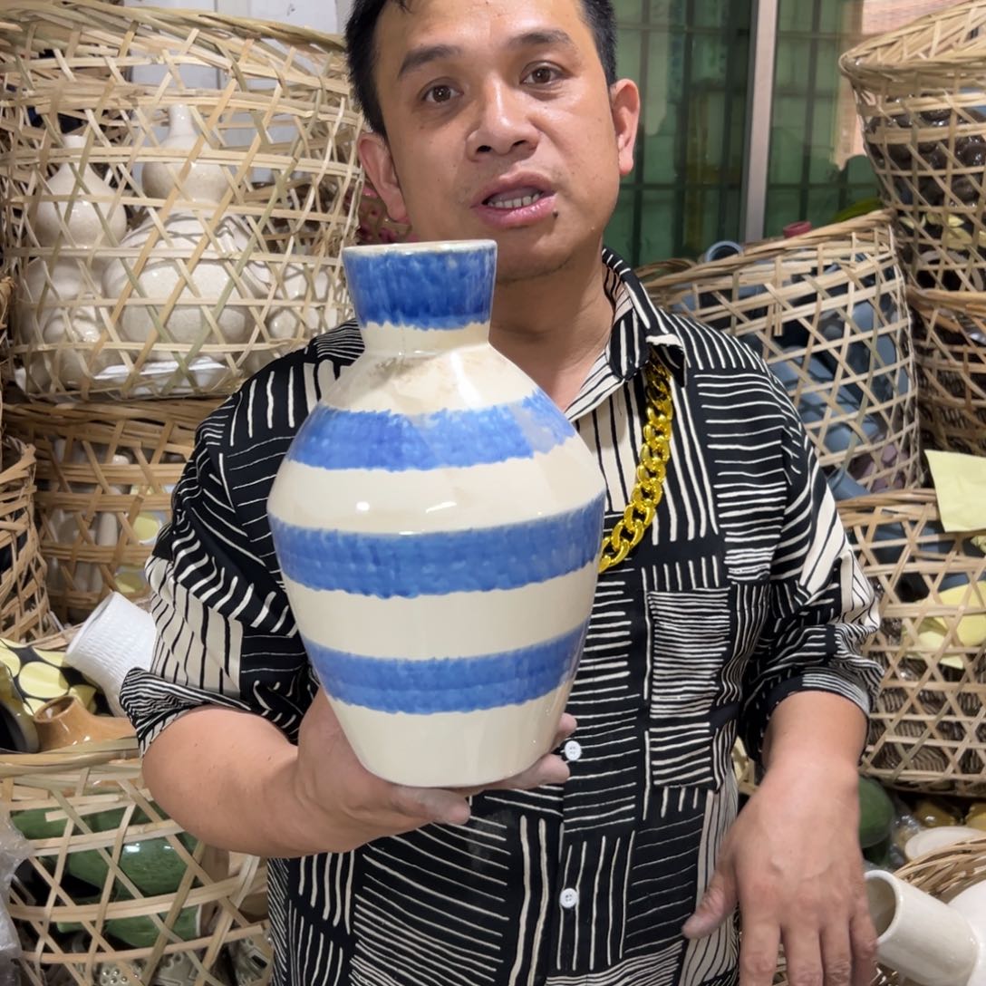 摆件79 号高中低温陶瓷瓶（部分微瑕）