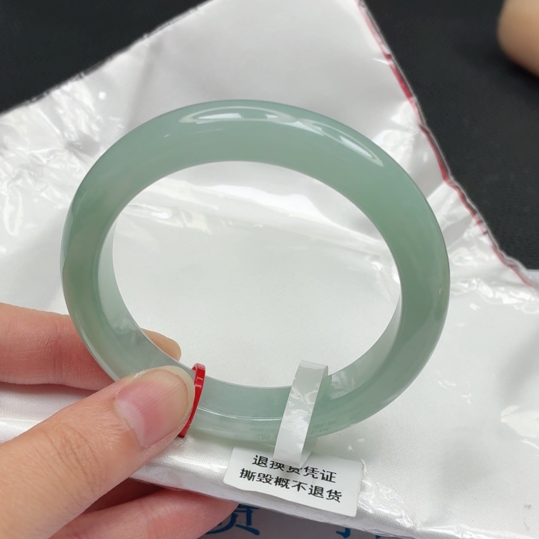 翡翠手镯未镶嵌53.6圈