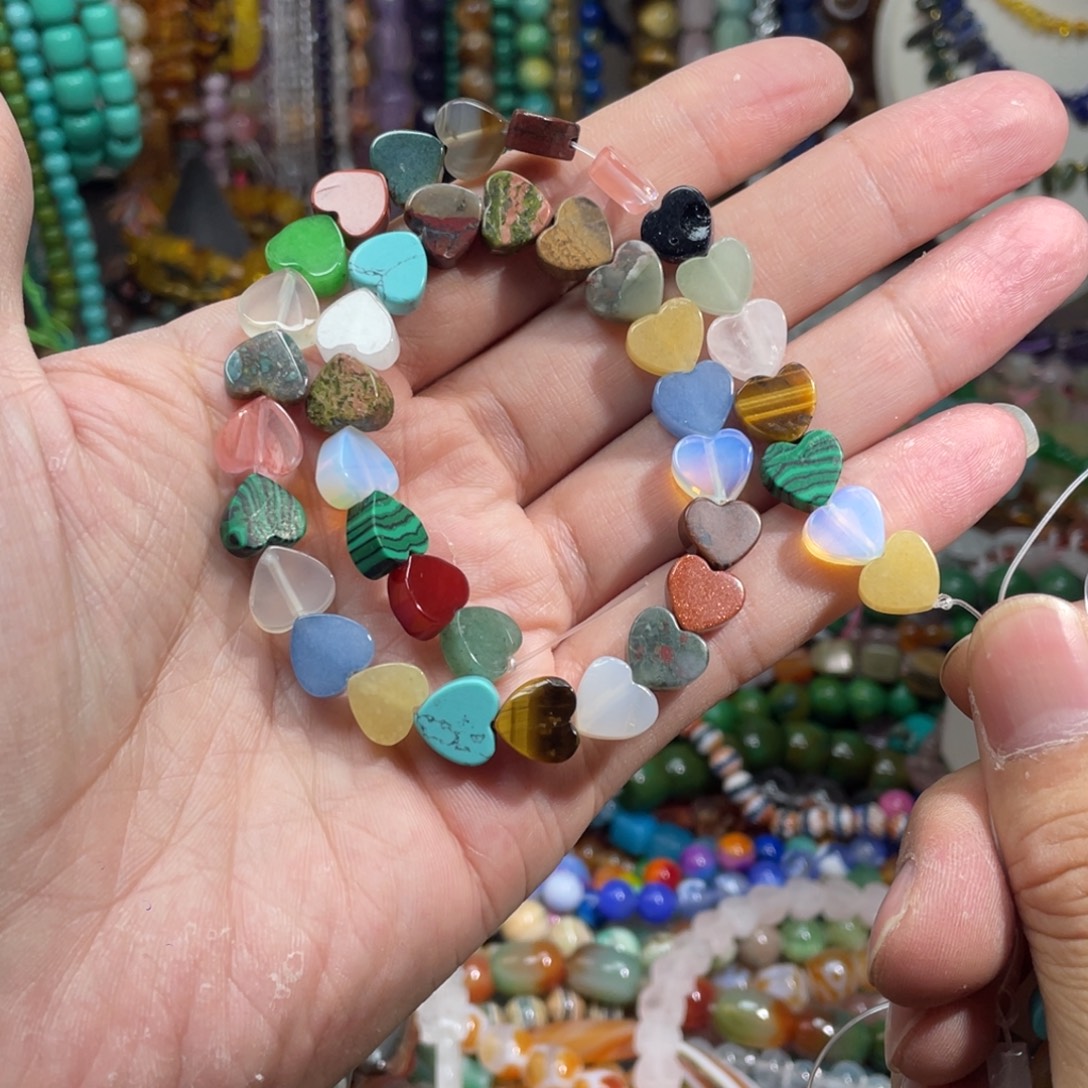 石英质玉，厚切多宝爱心5×10mm，未镶嵌