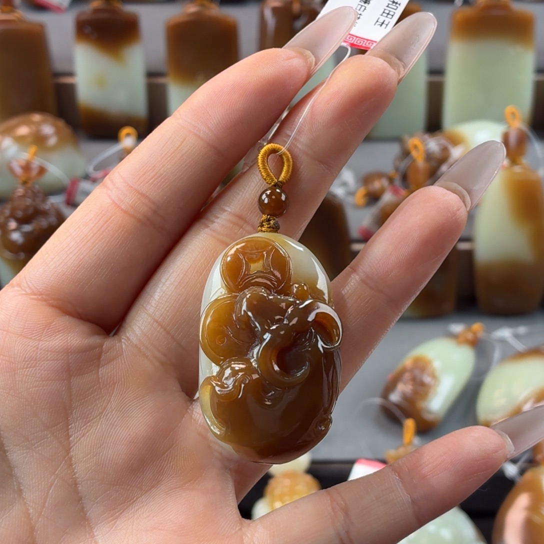 塔***塔和田玉未镶嵌颈饰