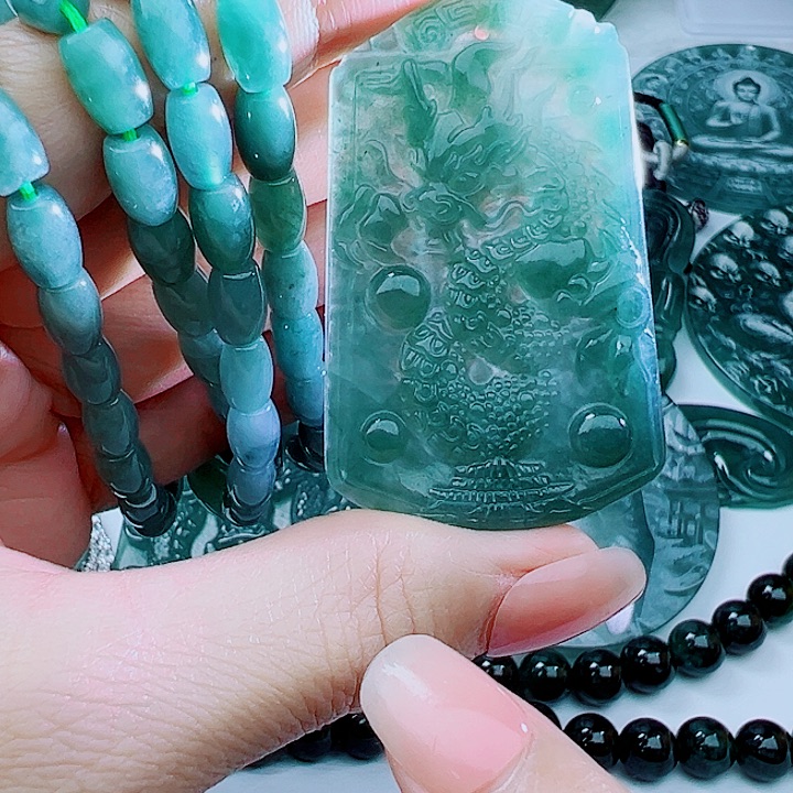 翡翠未镶嵌颈饰12467986432