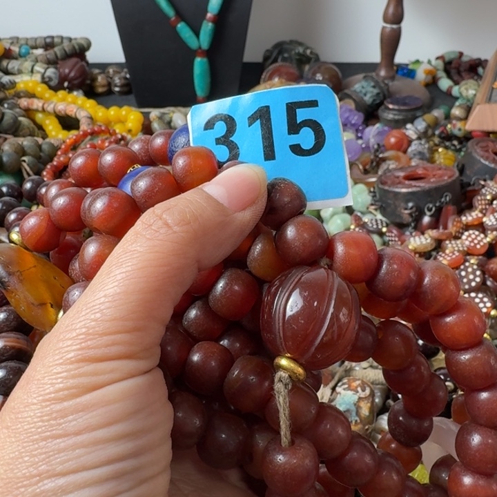 灰***3和田玉未镶嵌颈饰