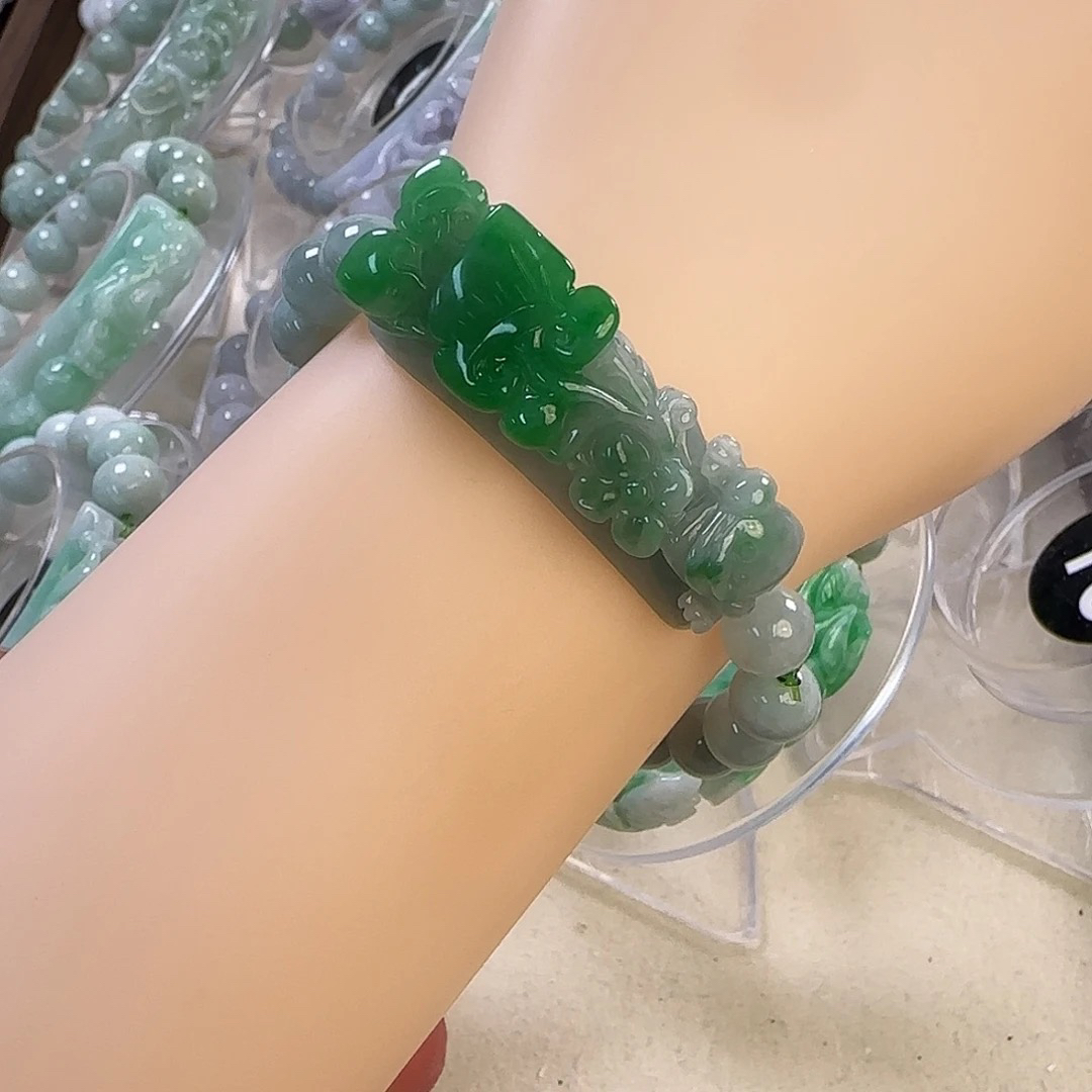 天然A货翡翠辣绿如意金蟾主题精雕时尚精美手串冰阳绿