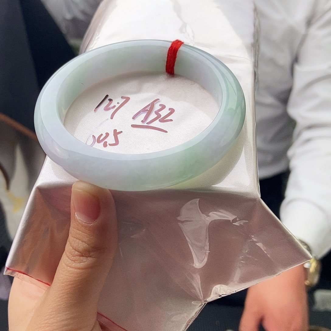 翡翠手镯未镶嵌拍一发一