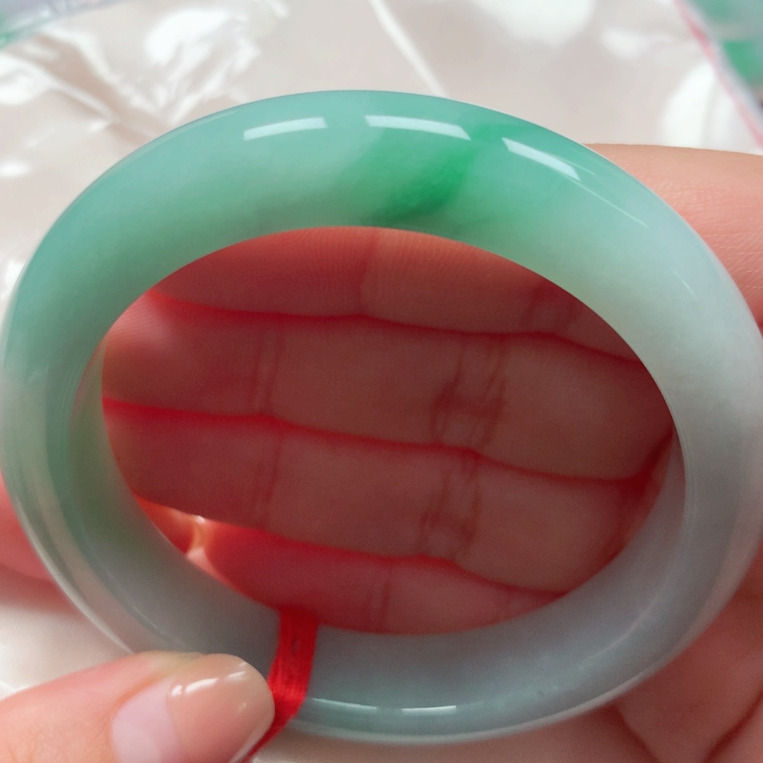 翡翠未镶嵌手镯40绿底飘花