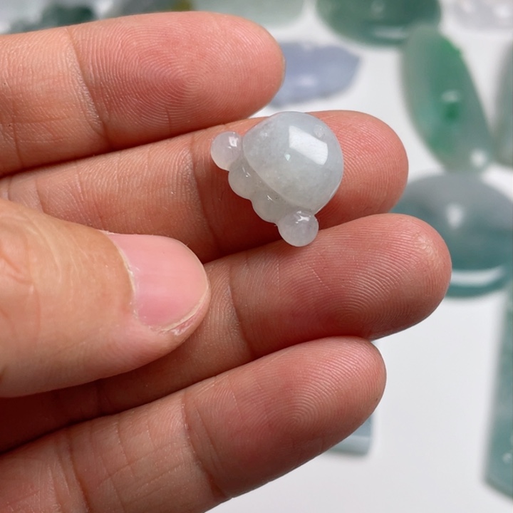 翡翠颈饰未镶嵌翡翠