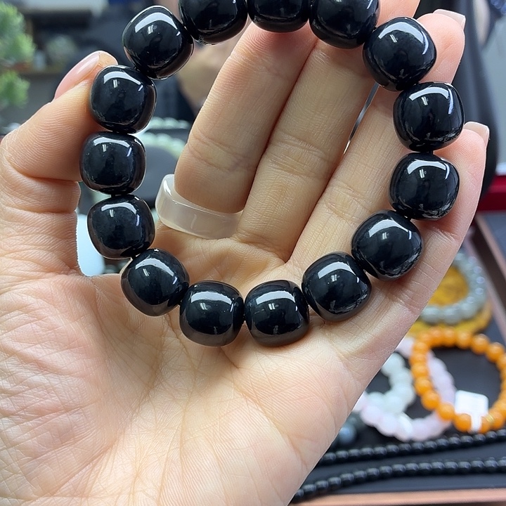 和田玉未镶嵌手串