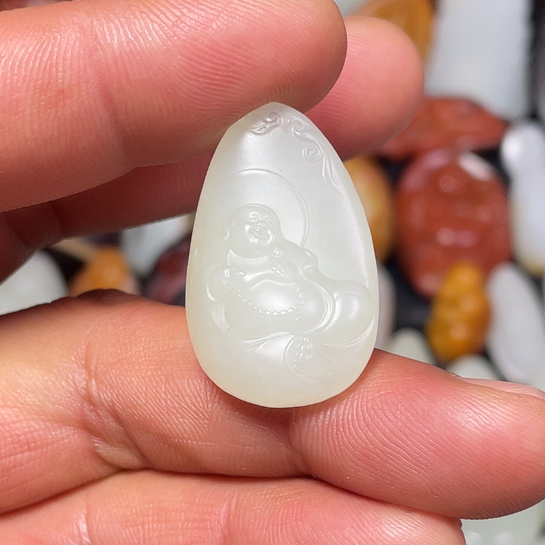 舍***8和田玉未镶嵌颈饰吊坠