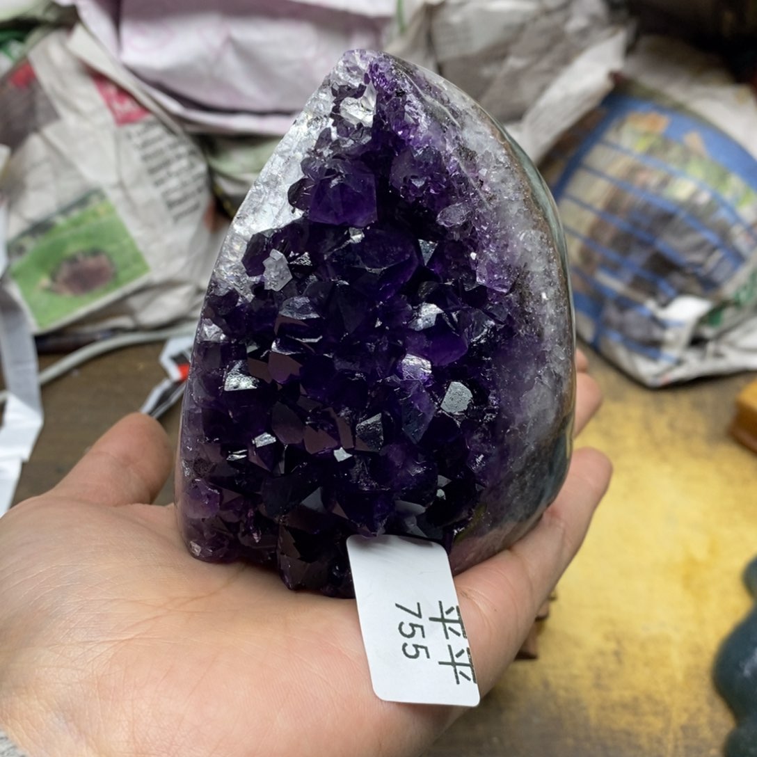 紫晶乌拉圭未镶嵌