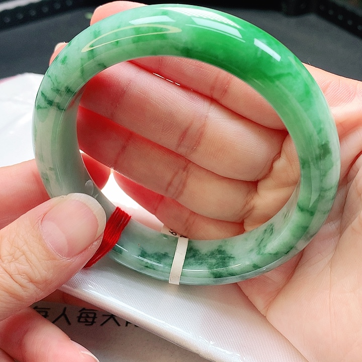 翡翠手镯未镶嵌轮胎62