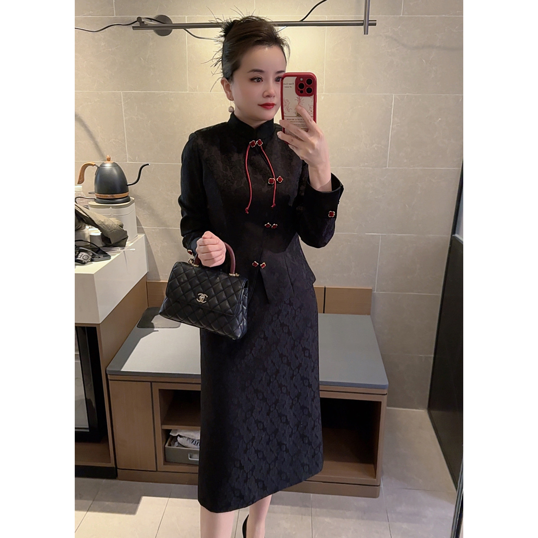 唯伊公馆春季新款原创设计新中式提花质感假两件立领连衣裙98576