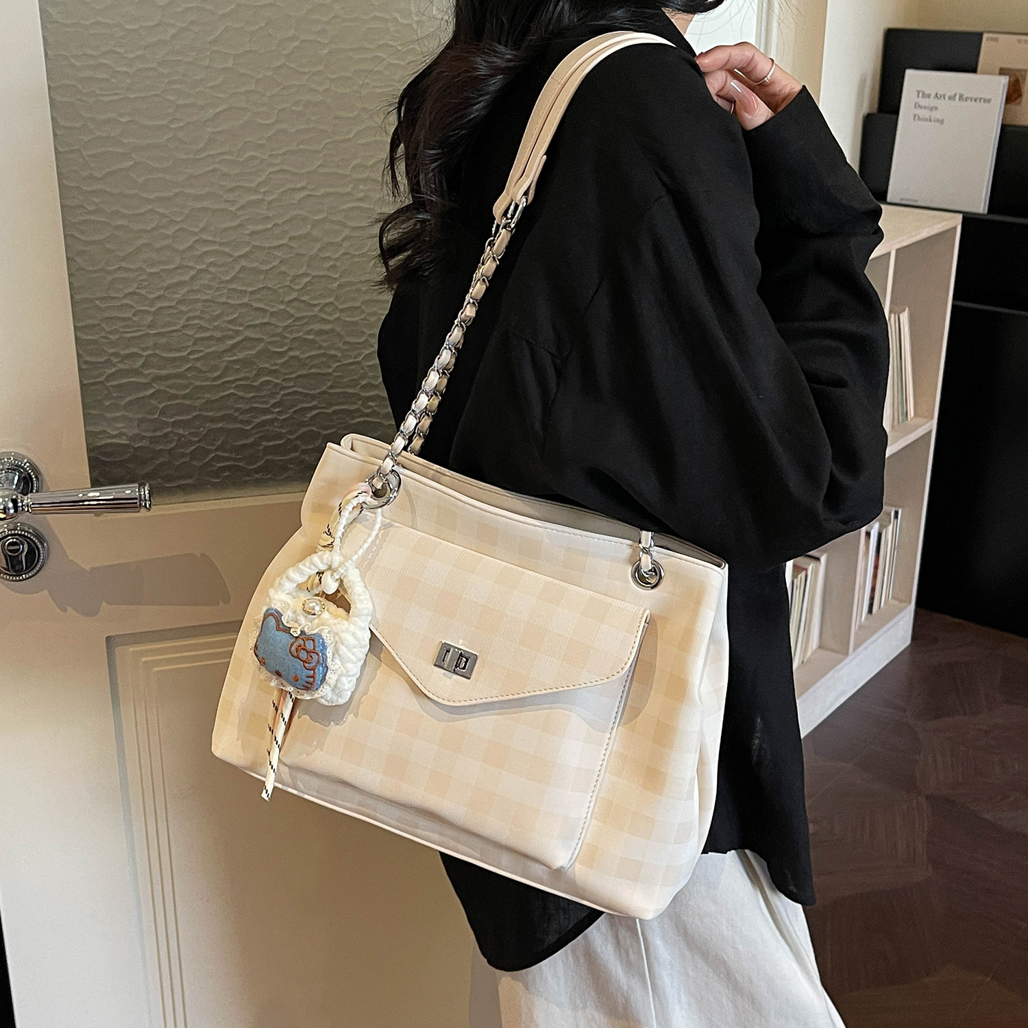 艾米兔女包2026新款时尚通勤百搭潮流格子设计学院风单肩斜挎包