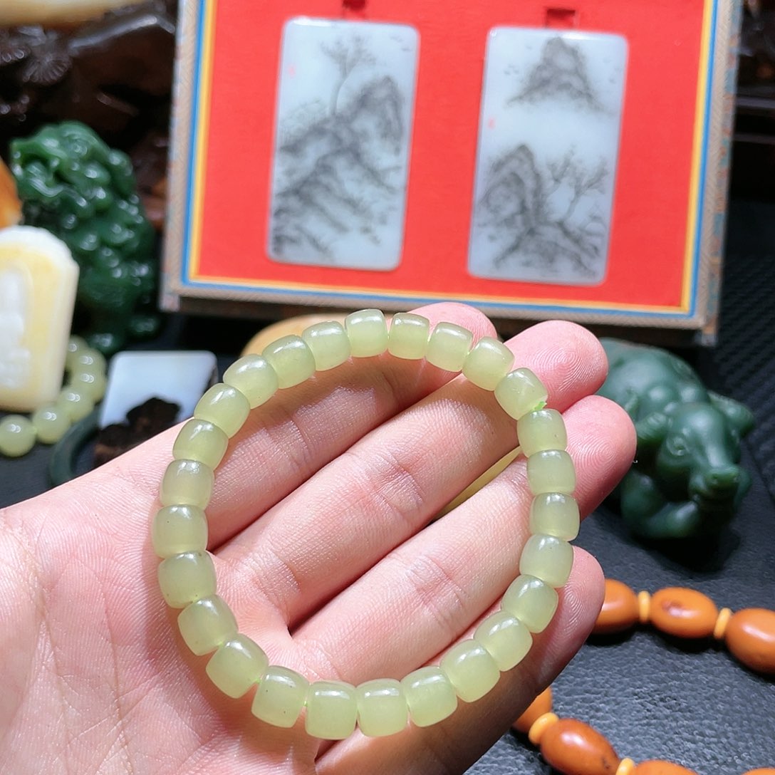 透闪石质玉未镶嵌手链