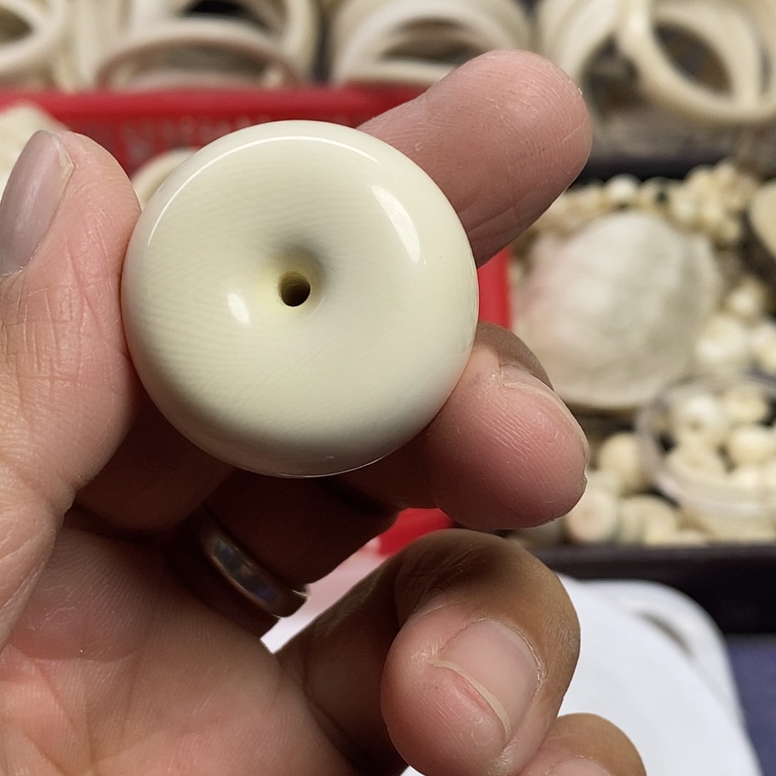 把件猛犸象牙皮****?