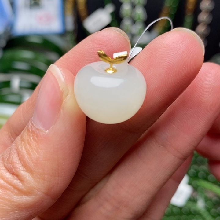 和田玉18K金镶嵌颈饰