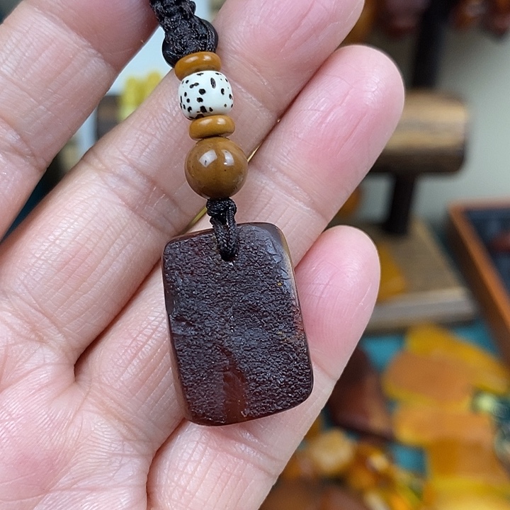 琥珀未镶嵌颈饰钥匙扣