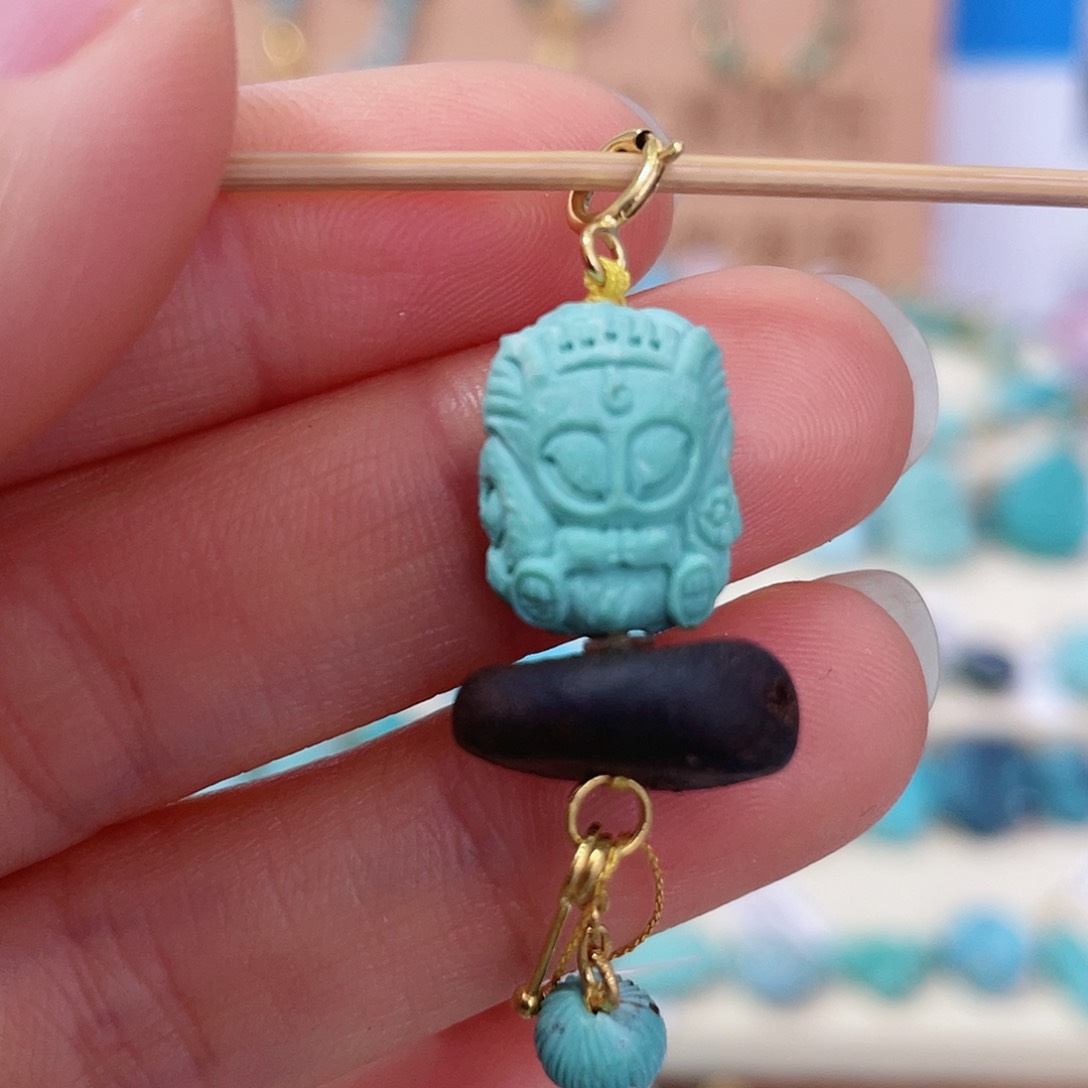 绿松石珠宝奇石18K金镶嵌