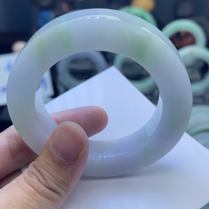 定制翡翠未镶嵌手镯