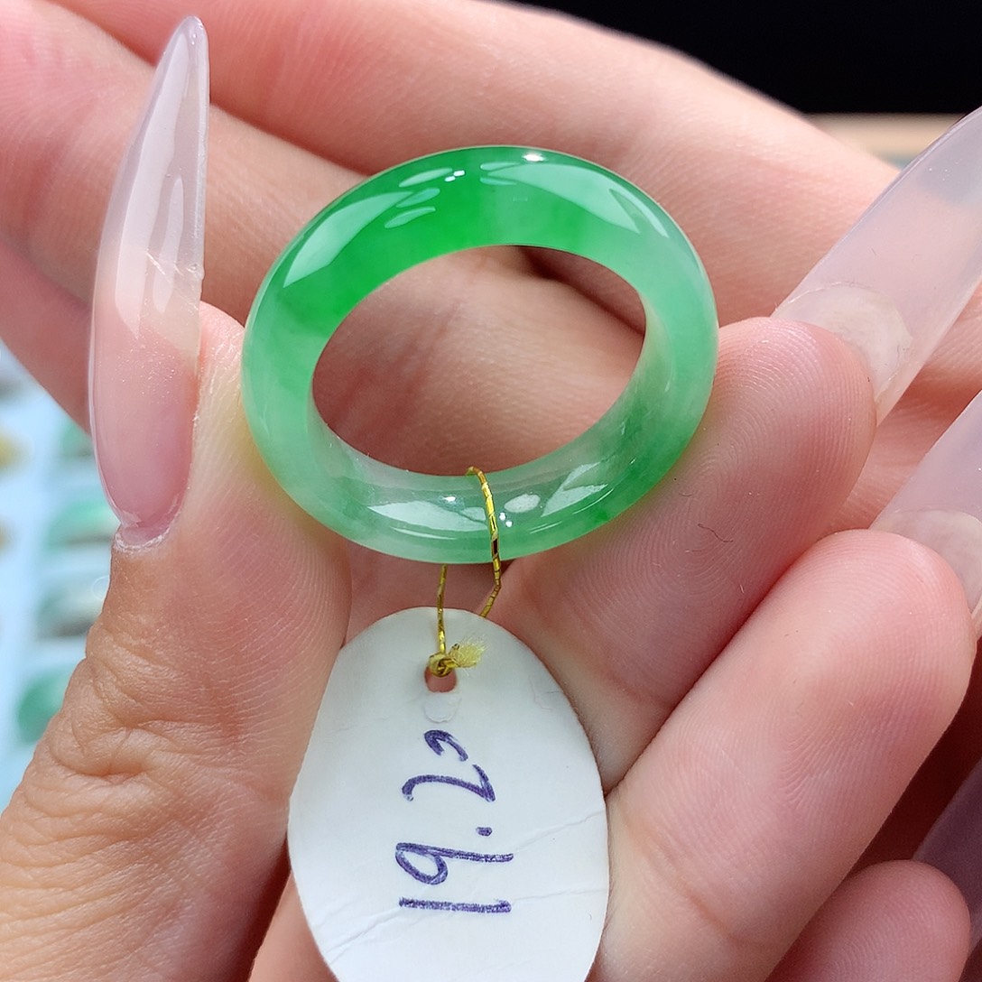 翡翠戒指未镶嵌19/20圈