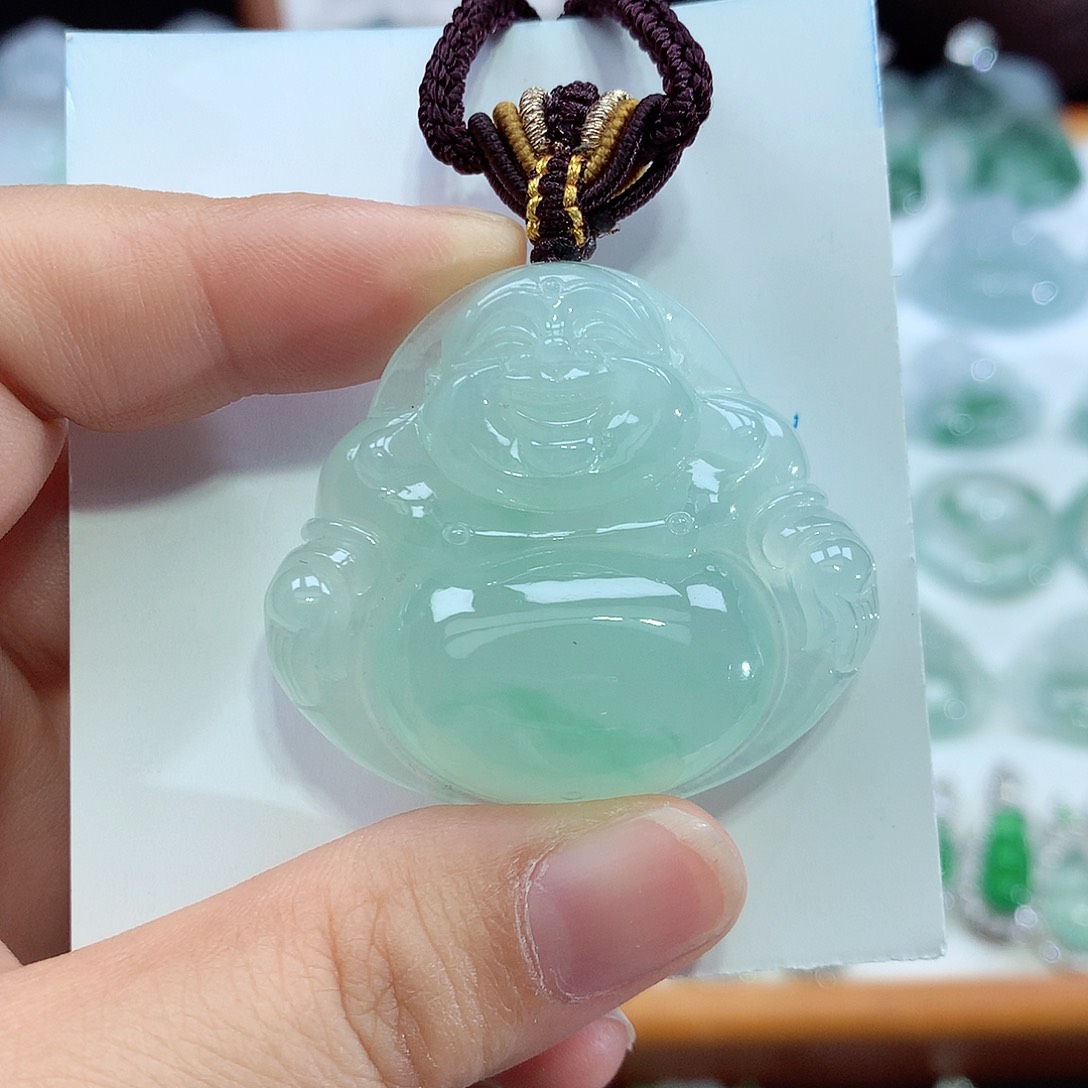 翡翠未镶嵌颈饰双**悦佛