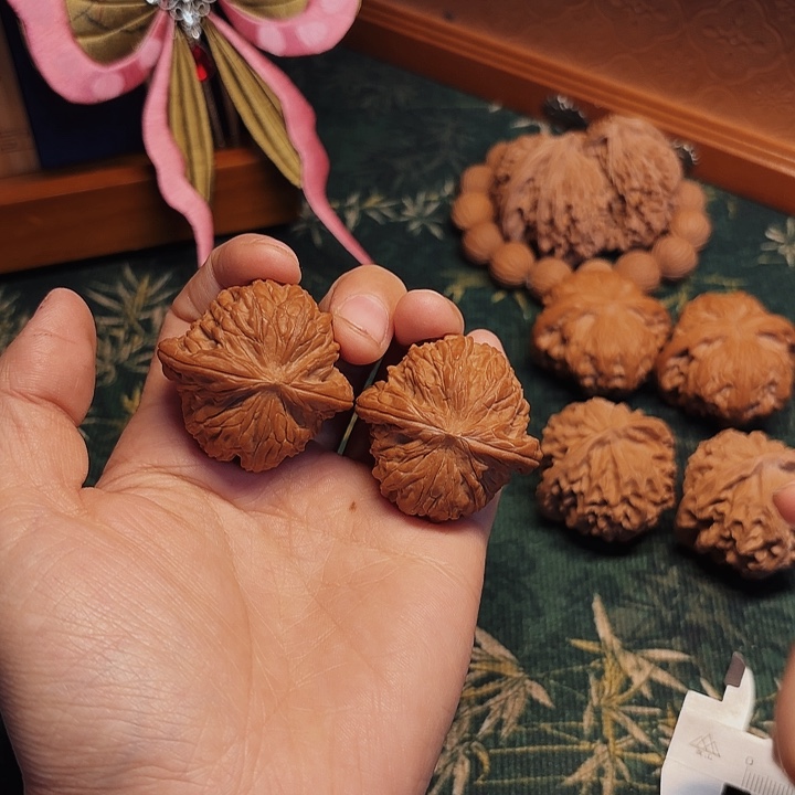 文玩核桃吊坠磨盘