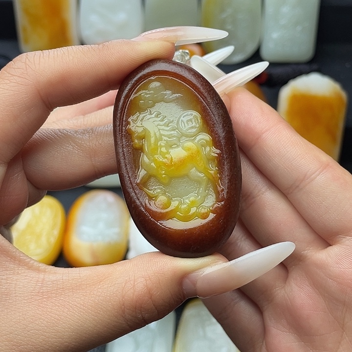 宁***远和田玉未镶嵌颈饰