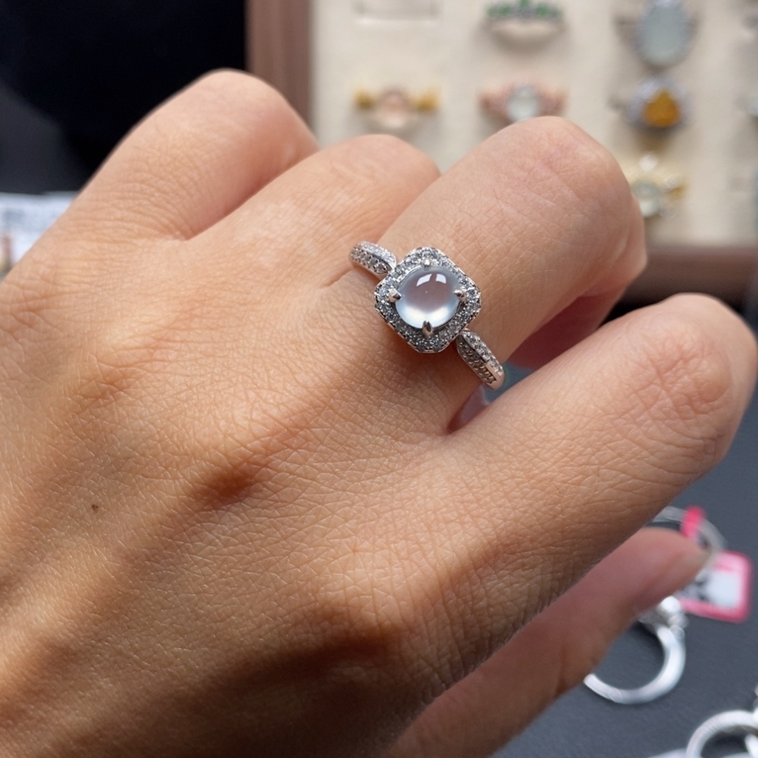 聂***以翡翠银S925镶嵌戒指