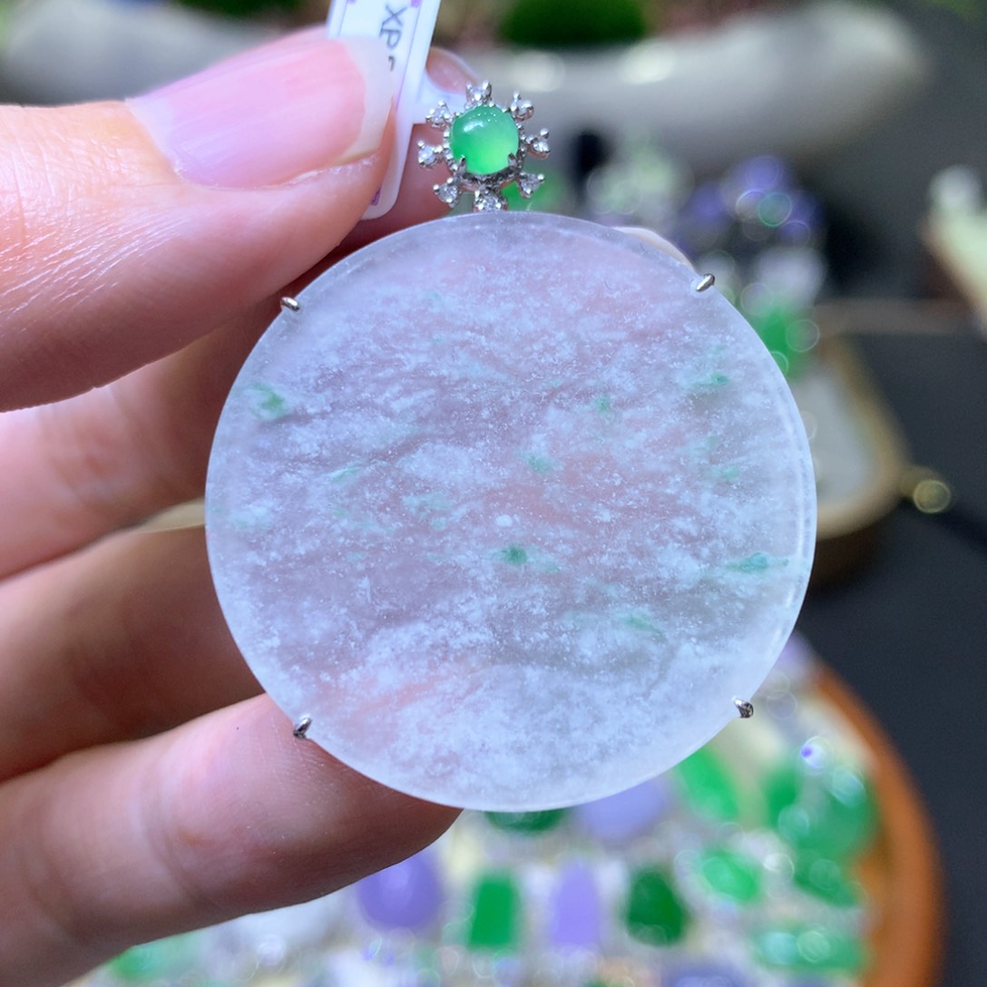 【闪购商品】翡翠颈饰18K金镶嵌翡翠吊坠项链