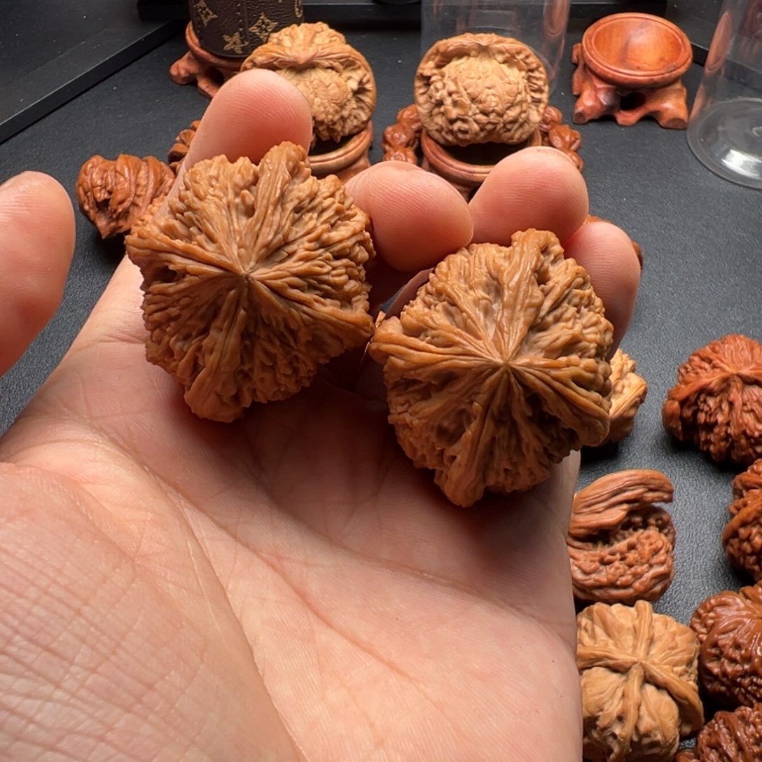 文玩核桃把件南疆石四棱