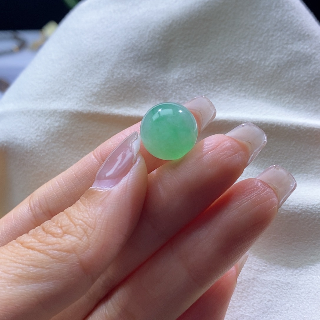 颈饰未镶嵌翡翠翡翠冰飘阳绿珠13.8mm