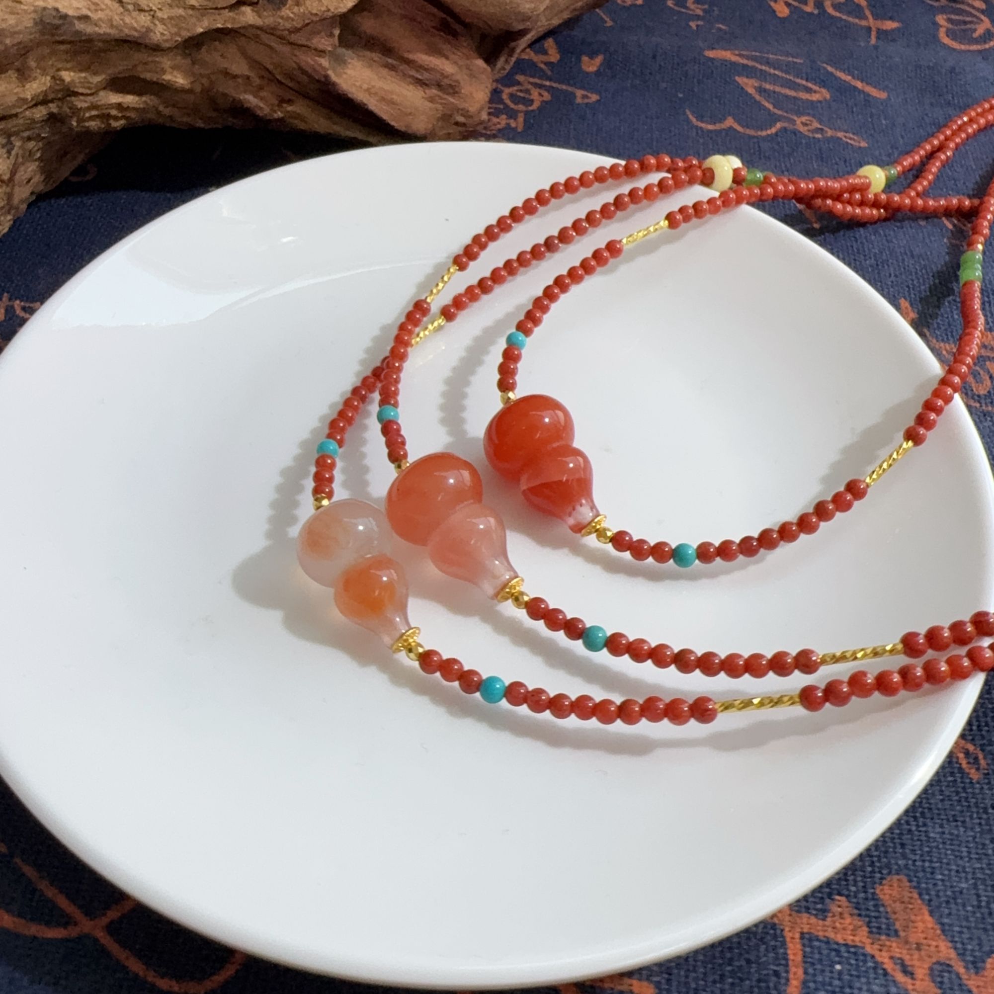 南红玛瑙项链配南红立体大葫芦多样性发一