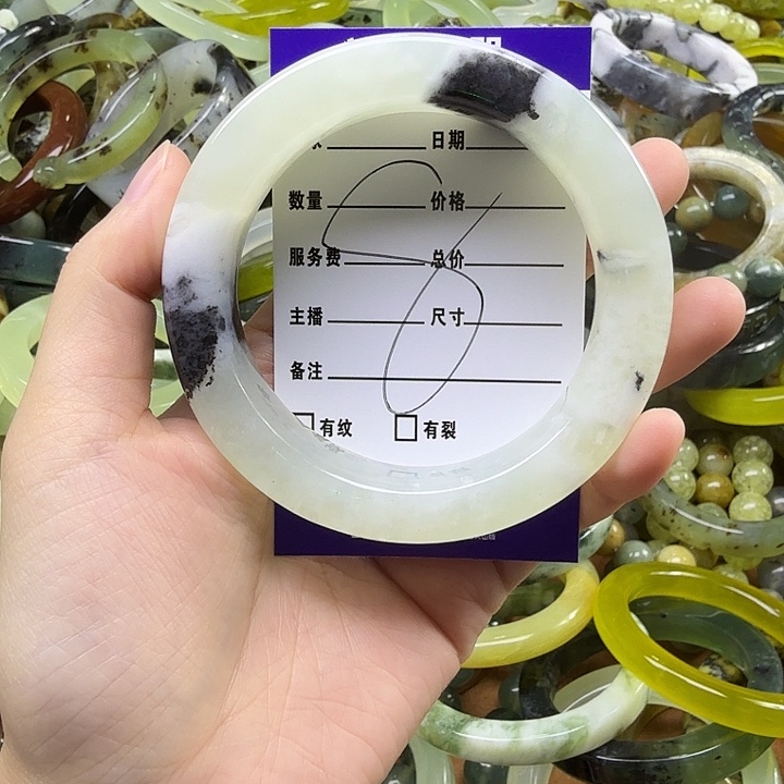 夏***天蛇纹石玉未镶嵌岫玉蛇纹石手镯