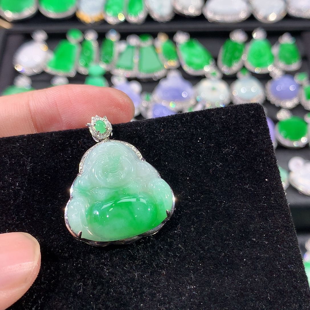 翡翠18K金镶嵌颈饰