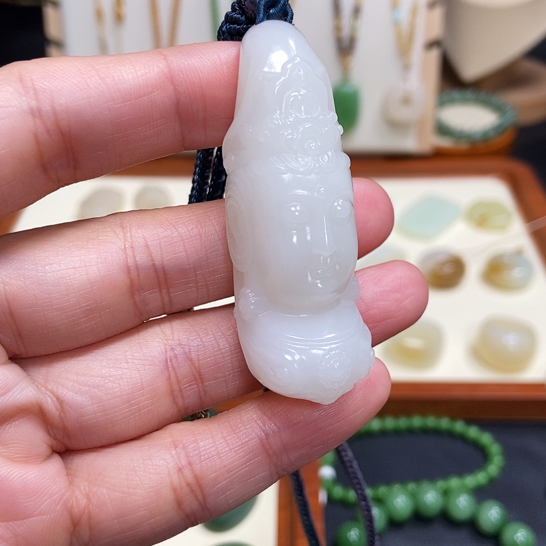 和田玉未镶嵌颈饰