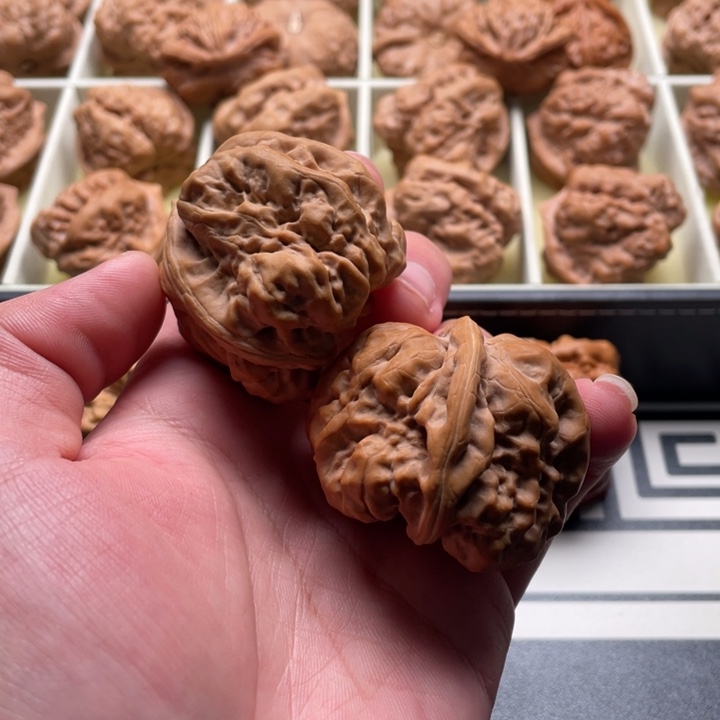 绾***绾吊坠文玩核桃金蟾