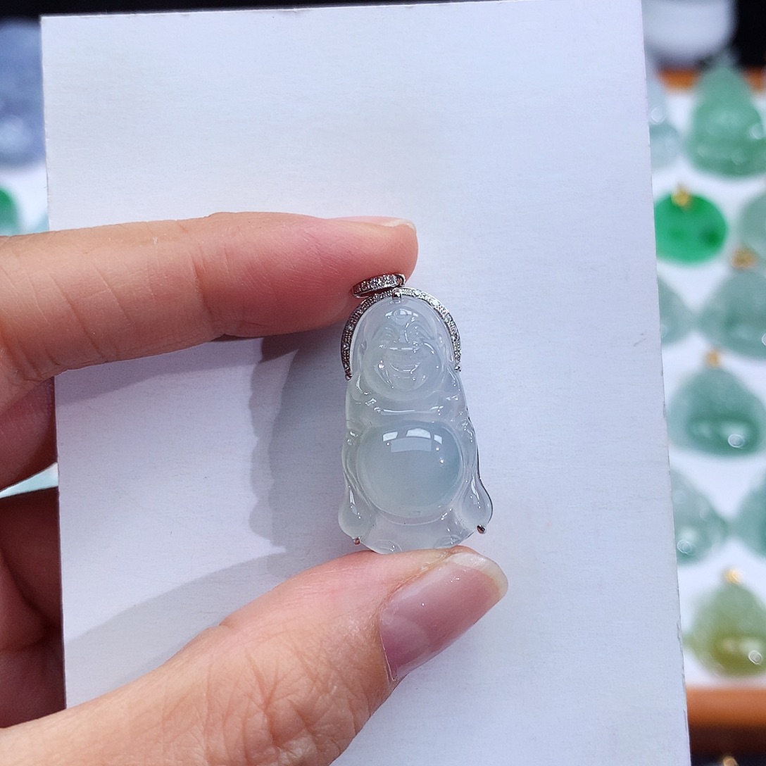 翡翠18K金镶嵌颈饰翡翠吊坠