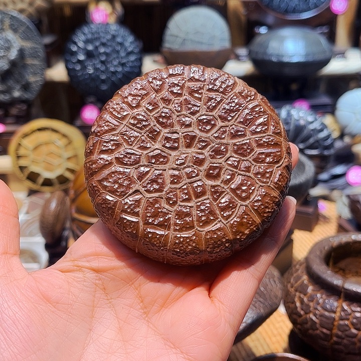 人***主石材龟纹石精品月饼型