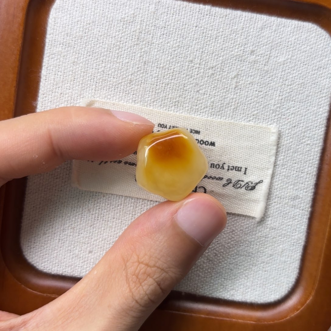 未镶嵌琥珀裸石星星