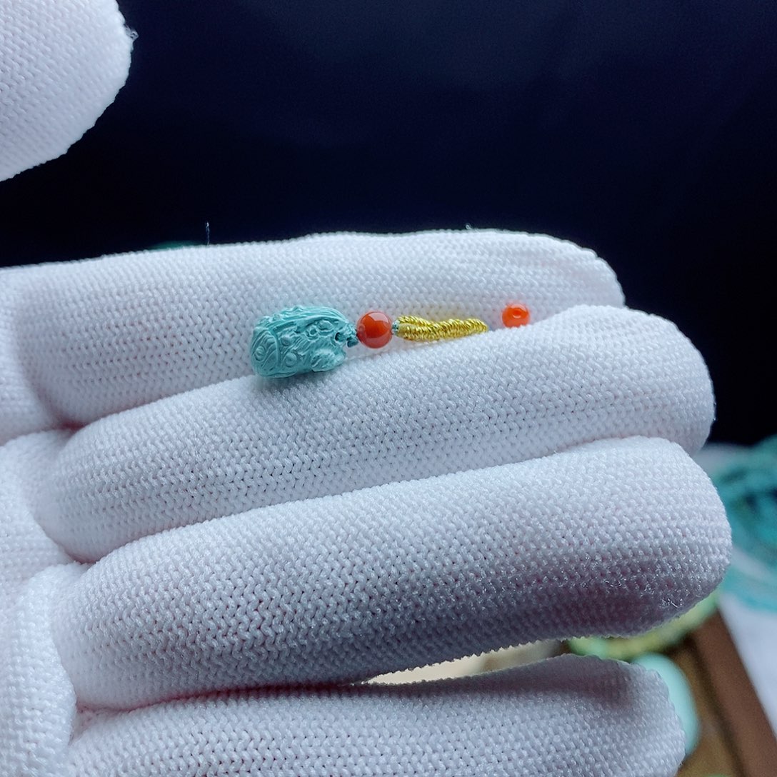 南红玛瑙未镶嵌挂件