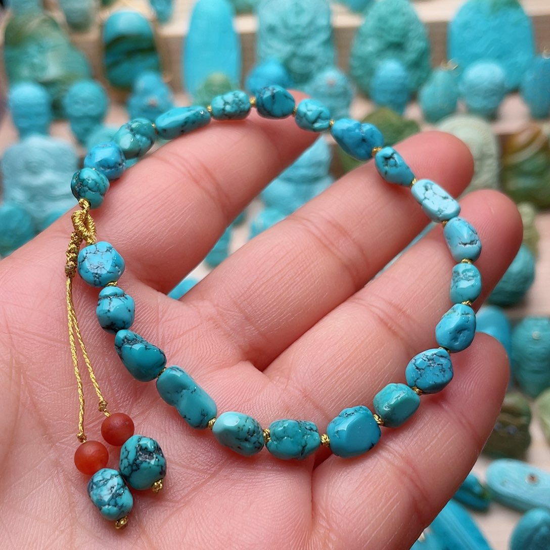 绿松石颈饰未镶嵌