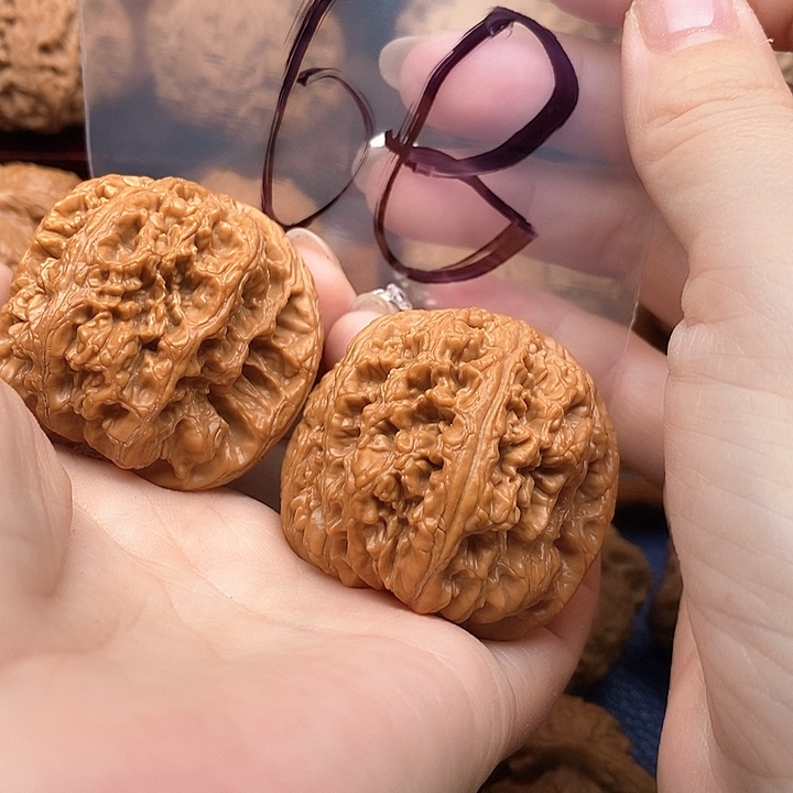 桃核吊坠粗筋狮子头44