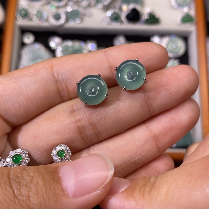 【闪购商品】翡翠颈饰未镶嵌天然