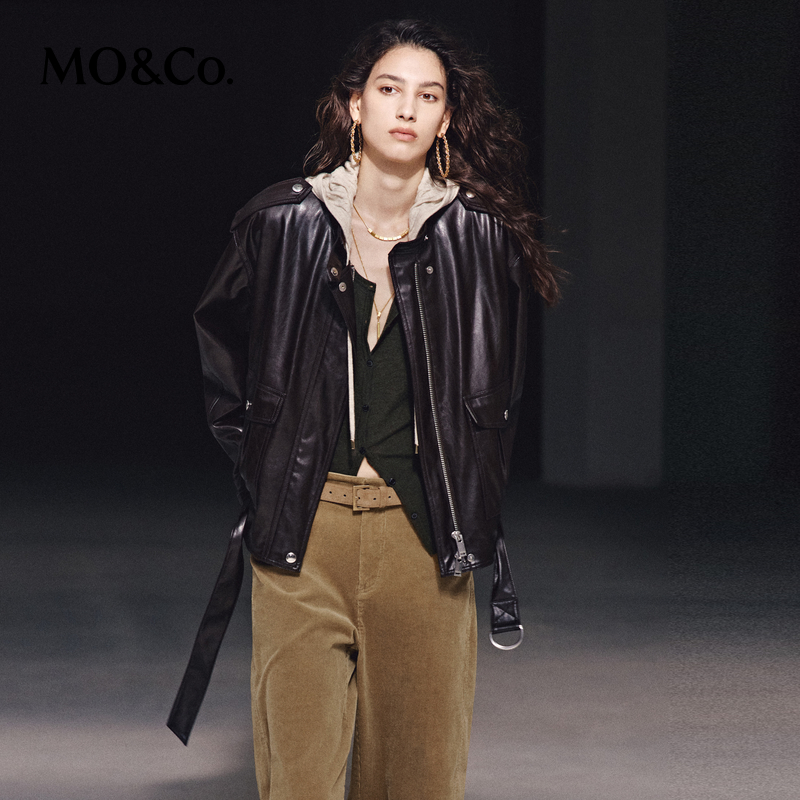 MOCO夹克2025秋新品怀旧素皮夹克机车风立领短款附腰带MBE3JKTT12